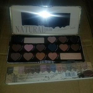 Eyeshadow pallets
